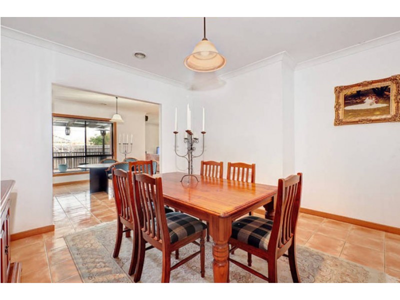 1 Rose Court, Sydenham VIC 3037