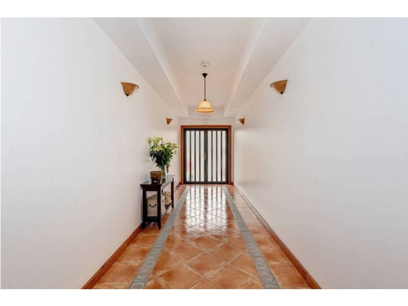 1 Rose Court, Sydenham VIC 3037