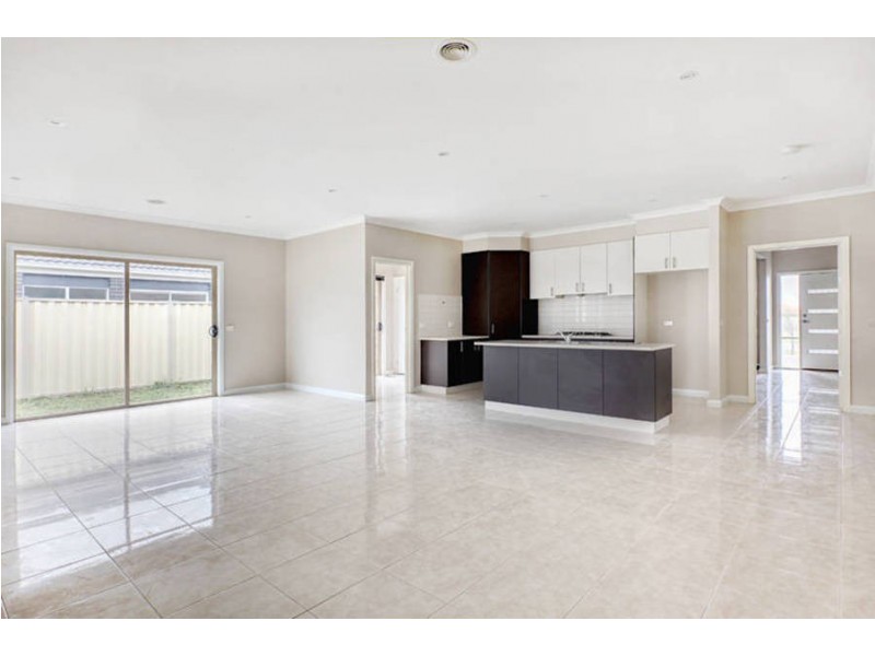 15 Omarama Way, Taylors Hill VIC 3037