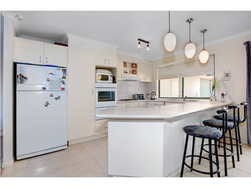 33 Allenby Road, Hillside VIC 3037