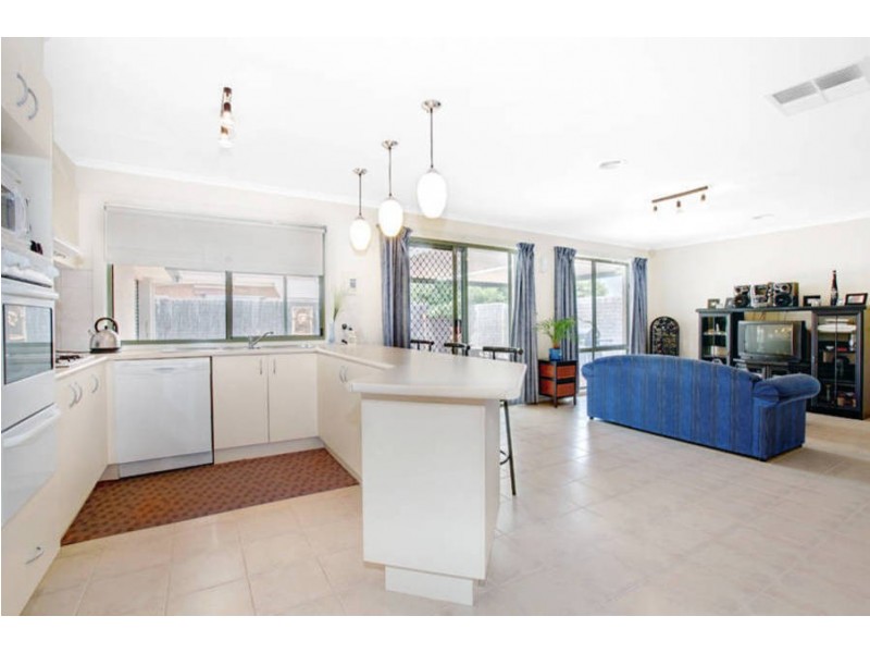 33 Allenby Road, Hillside VIC 3037