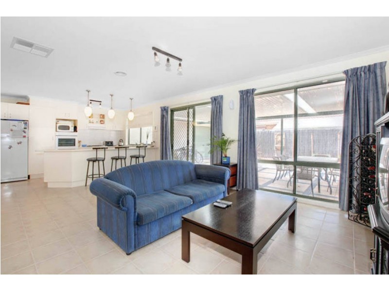 33 Allenby Road, Hillside VIC 3037