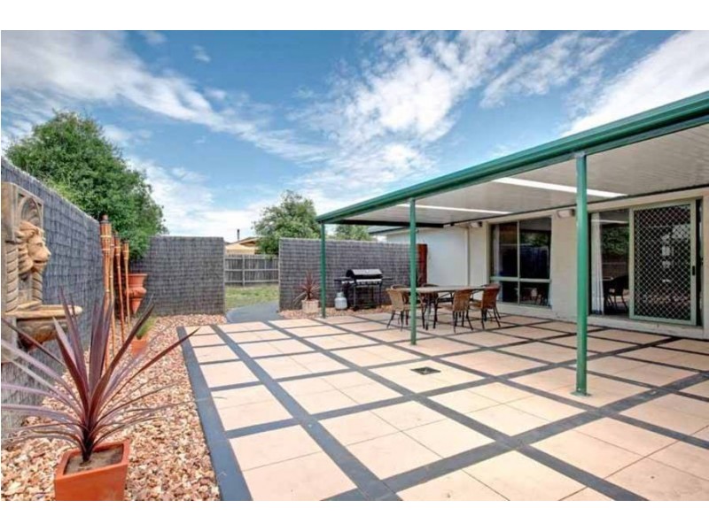 33 Allenby Road, Hillside VIC 3037