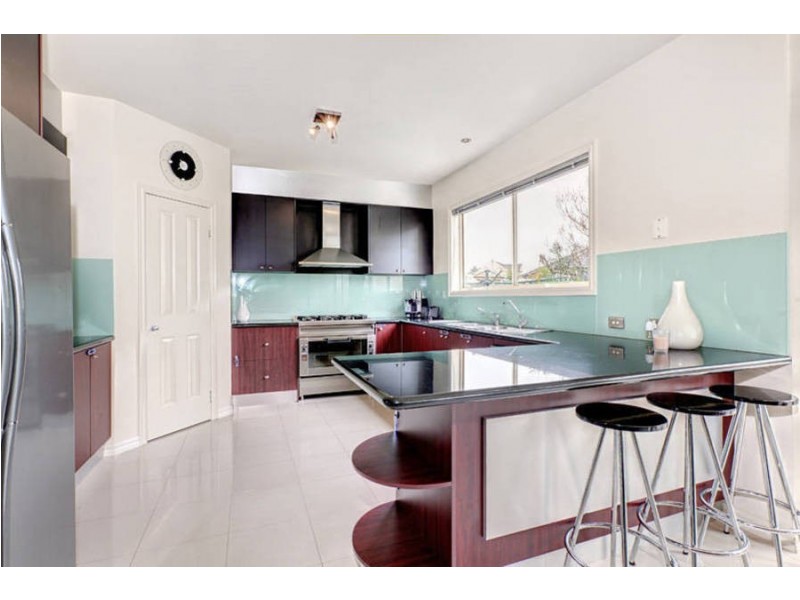 37 Nicholson Terrace, Taylors Hill VIC 3037