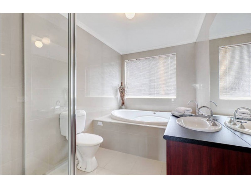 37 Nicholson Terrace, Taylors Hill VIC 3037