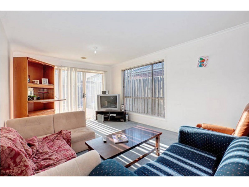 1/3 Lorraine Court, Hillside VIC 3037