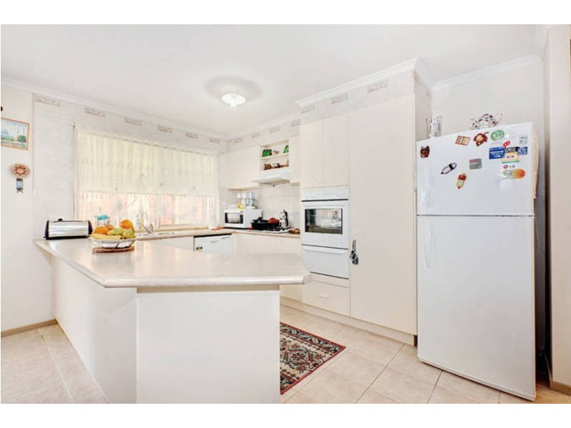 6 Tiffany Place, Sydenham VIC 3037