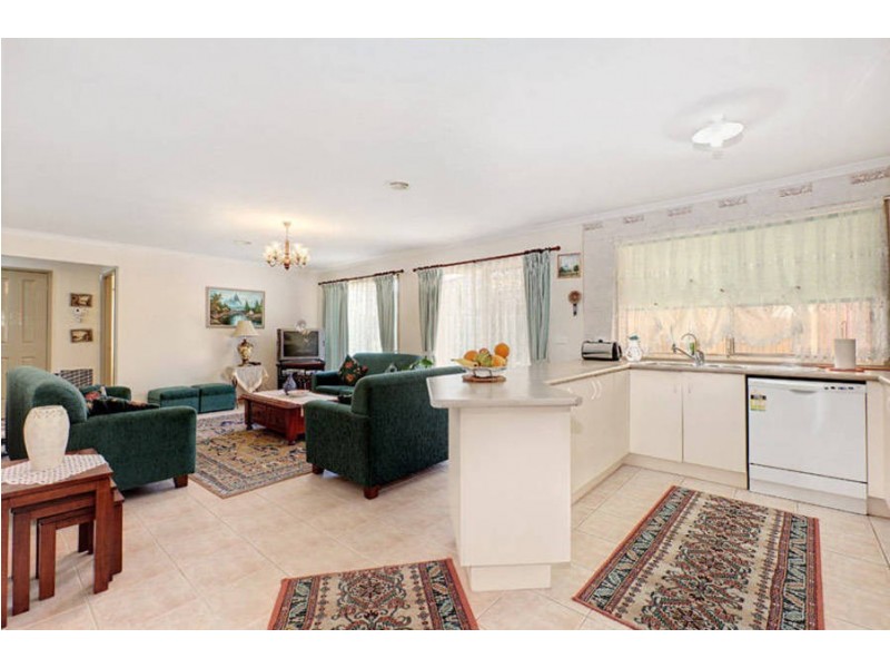 6 Tiffany Place, Sydenham VIC 3037