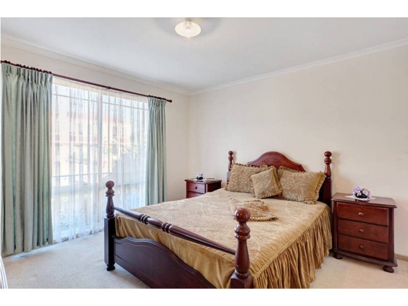 6 Tiffany Place, Sydenham VIC 3037