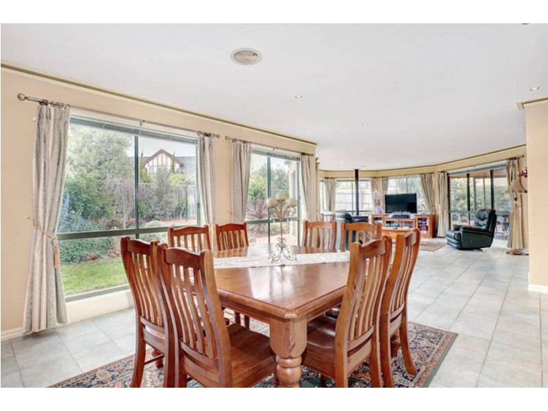 5 Hemar Crescent, Hillside VIC 3037