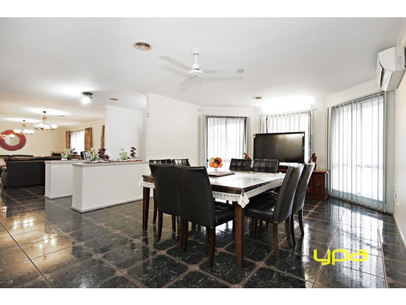 19 Boberrit Wynd, Sydenham VIC 3037