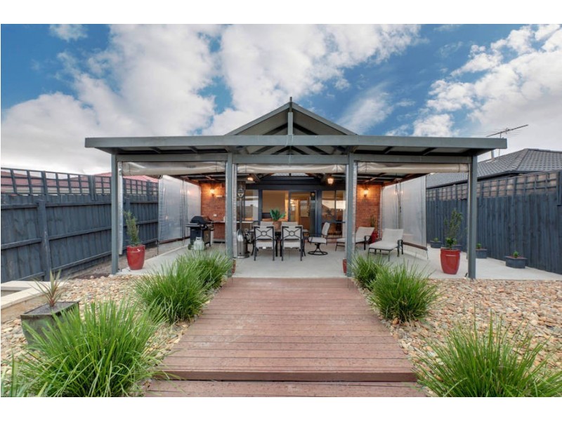 4 Clyde Close, Taylors Hill VIC 3037