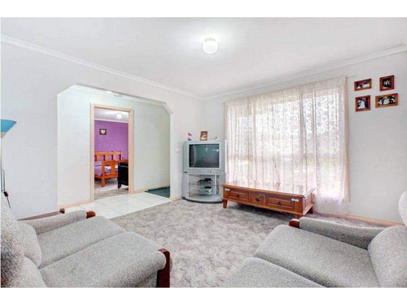 1/1 Melva Court, Sydenham VIC 3037