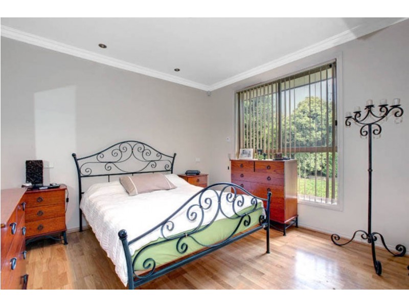 16 Australia Drive, Taylors Lakes VIC 3038