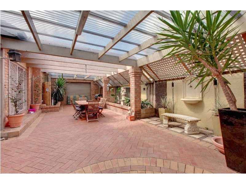 16 Australia Drive, Taylors Lakes VIC 3038