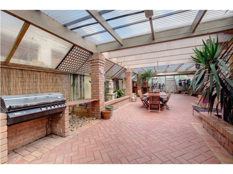 16 Australia Drive, Taylors Lakes VIC 3038