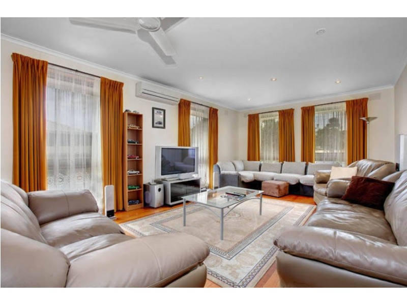 11 Birralee Square, Keilor Downs VIC 3038