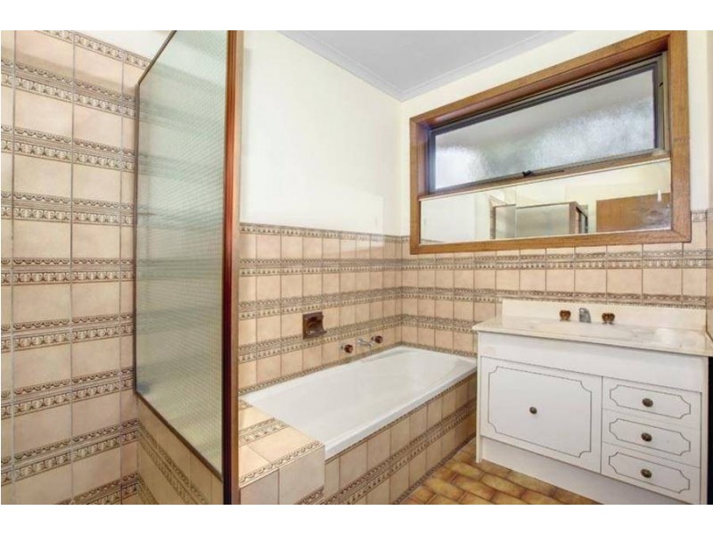 11 Birralee Square, Keilor Downs VIC 3038