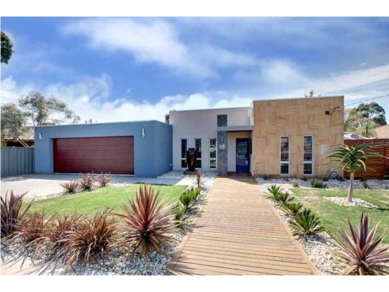 18 Beaumont Court, Sydenham VIC 3037