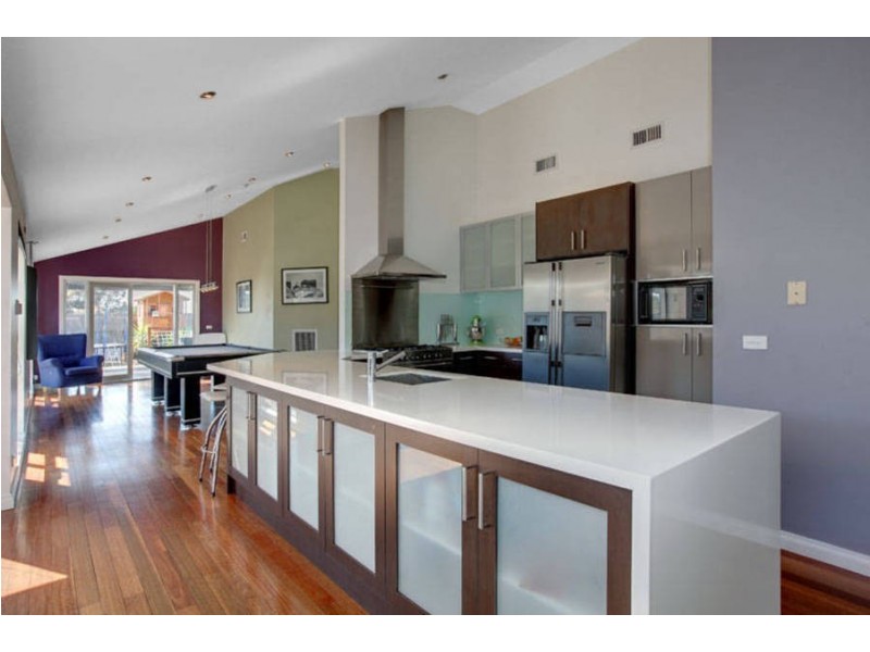 18 Beaumont Court, Sydenham VIC 3037