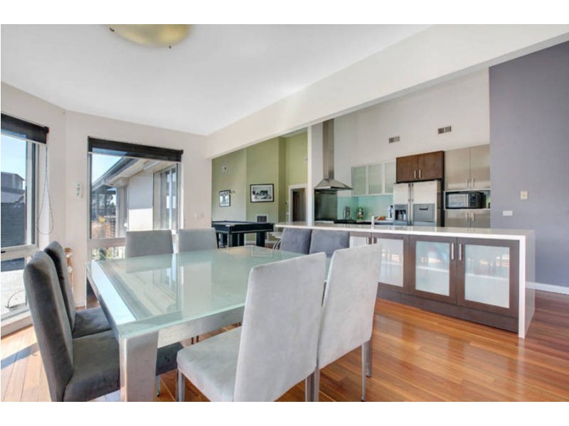 18 Beaumont Court, Sydenham VIC 3037