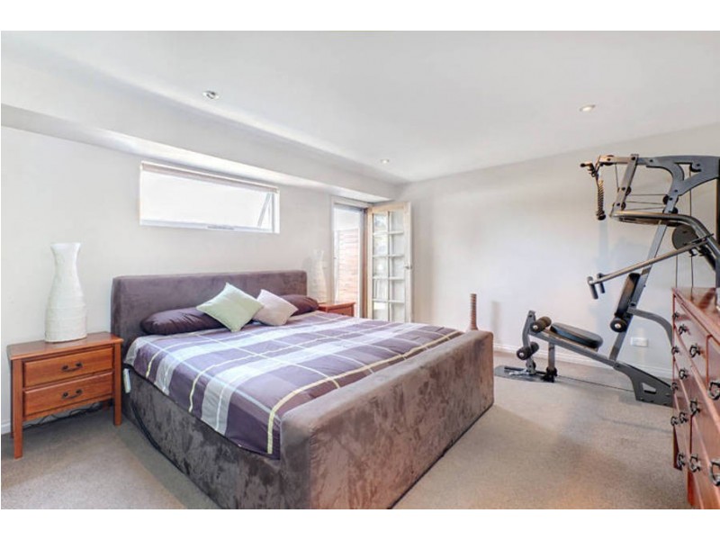 18 Beaumont Court, Sydenham VIC 3037