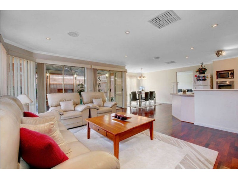 16 Vine Court, Hillside VIC 3037