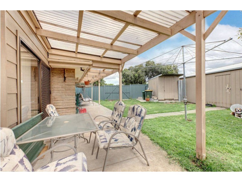 11 Rita Street, St Albans VIC 3021