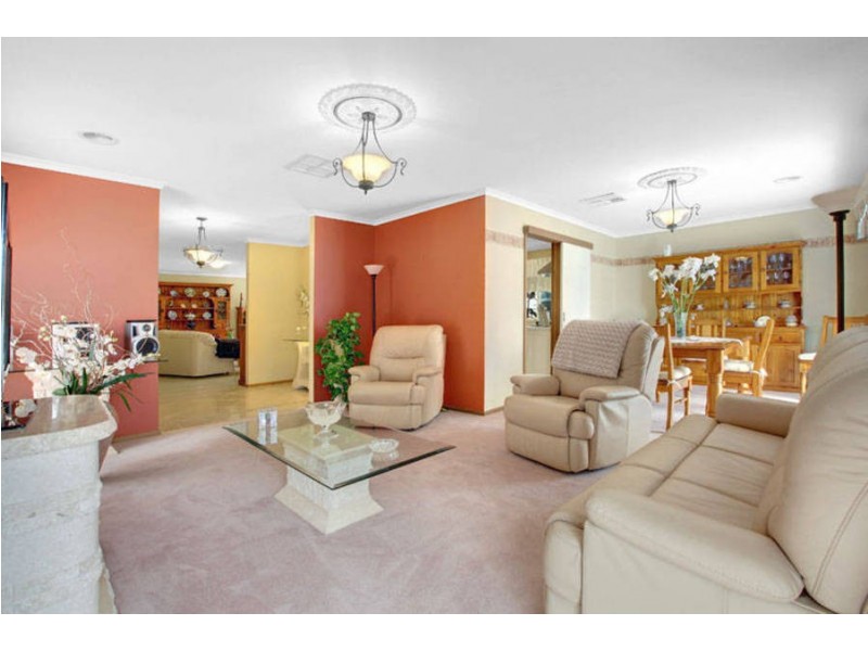8 Spellman Avenue, Sydenham VIC 3037