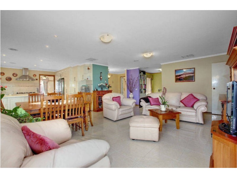 8 Spellman Avenue, Sydenham VIC 3037
