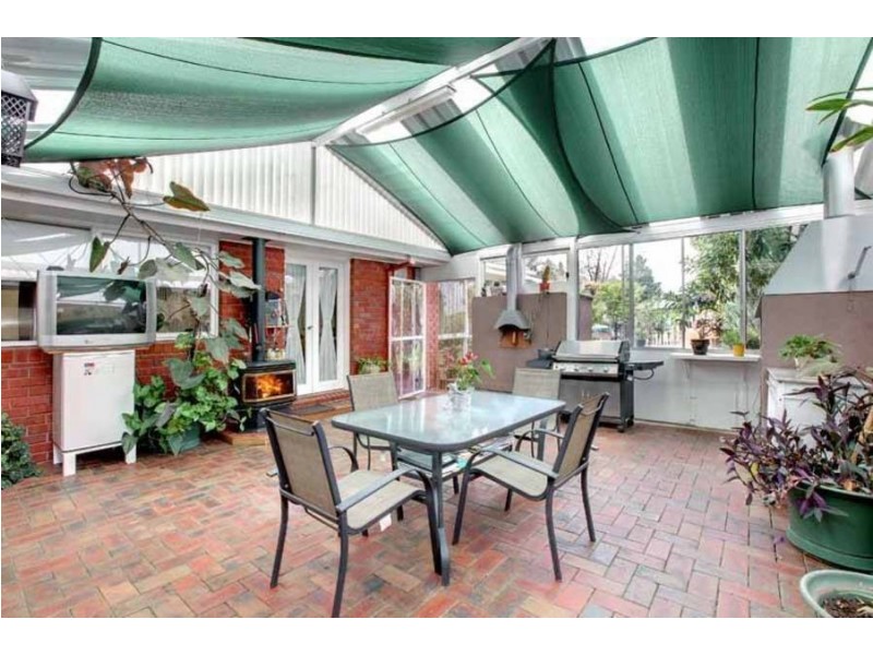 8 Spellman Avenue, Sydenham VIC 3037