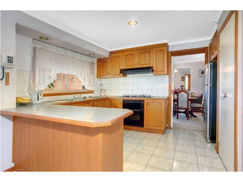 43 Delbridge Drive, Sydenham VIC 3037