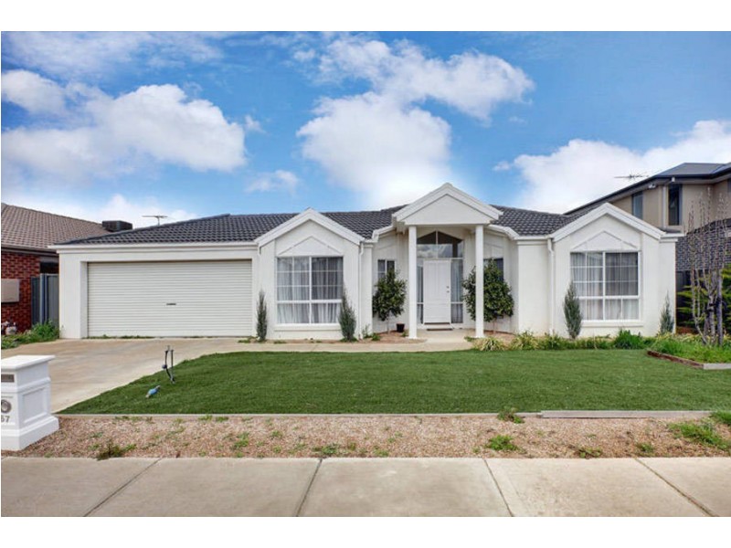 67 Hillcrest Drive, Hillside VIC 3037