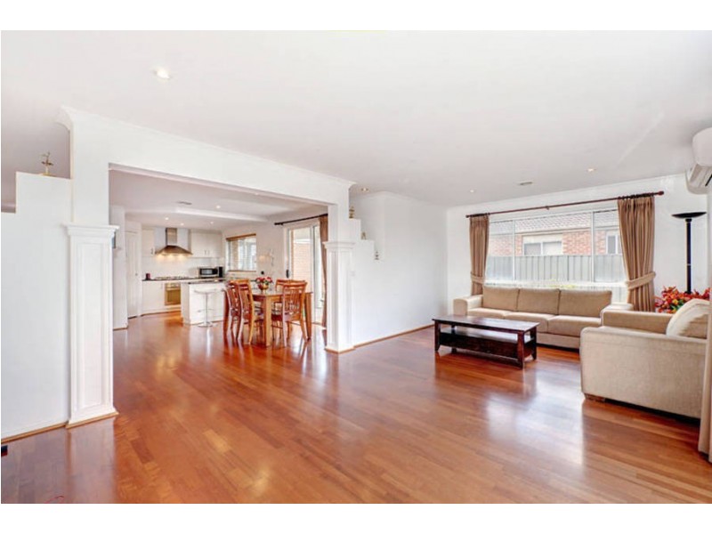 67 Hillcrest Drive, Hillside VIC 3037