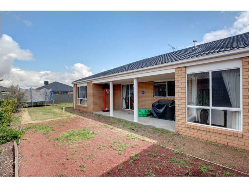 67 Hillcrest Drive, Hillside VIC 3037