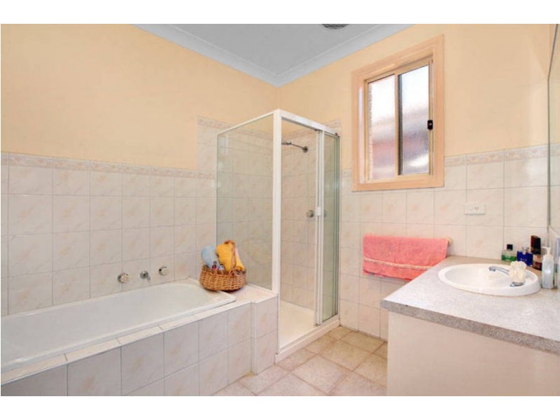 8a Di Beradino Way, Hillside VIC 3037