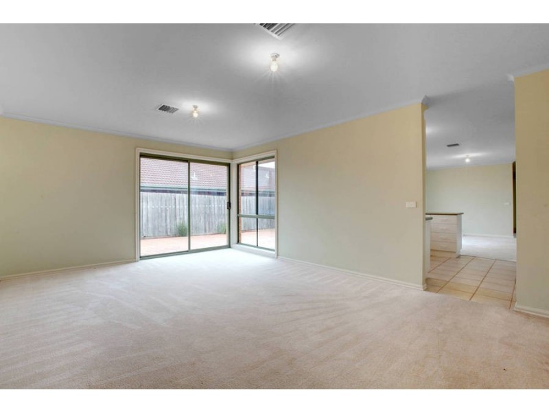 26 Cardigan Crescent, Taylors Lakes VIC 3038