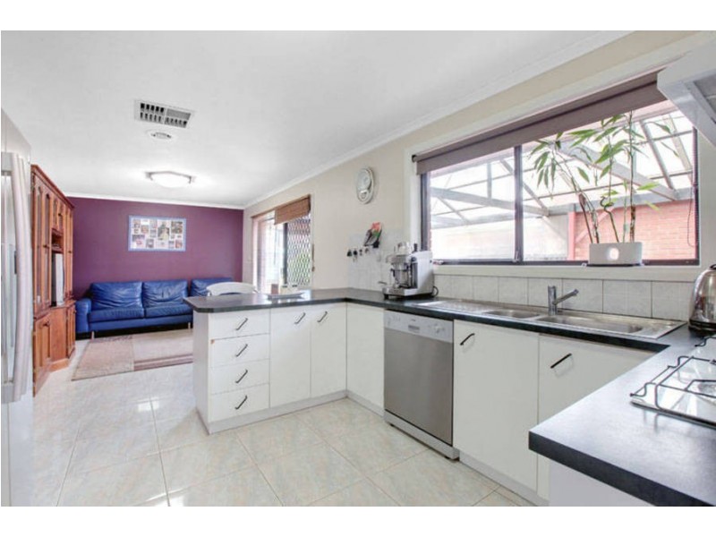 27 Barley Court, Delahey VIC 3037