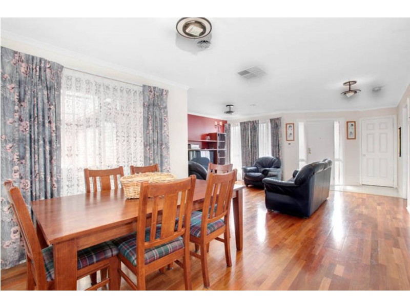 27 Barley Court, Delahey VIC 3037