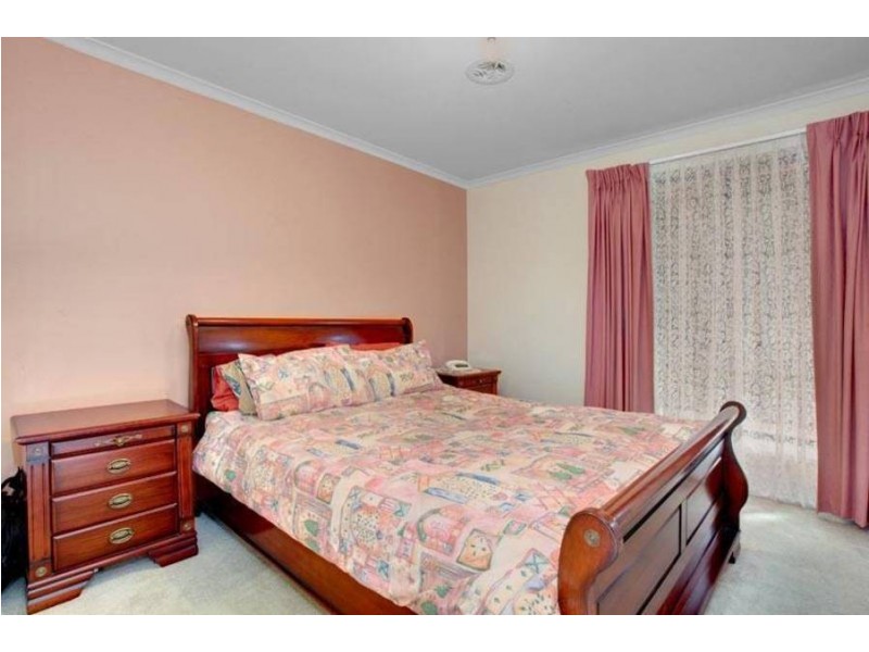 27 Barley Court, Delahey VIC 3037