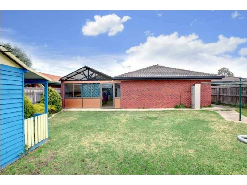 27 Barley Court, Delahey VIC 3037