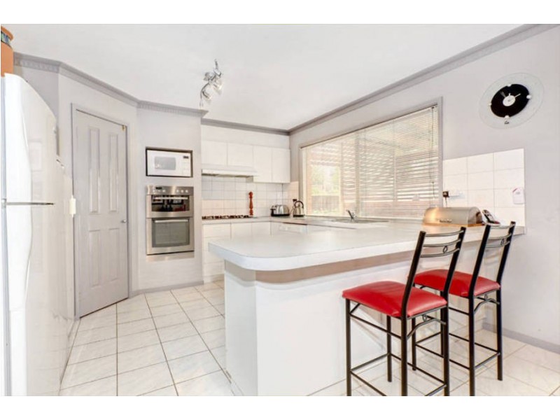 4 Rivergum Place, Hillside VIC 3037