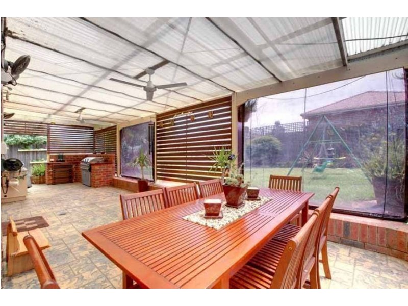 4 Rivergum Place, Hillside VIC 3037