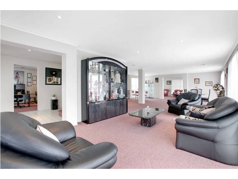 3 Boberrit Wynd, Sydenham VIC 3037