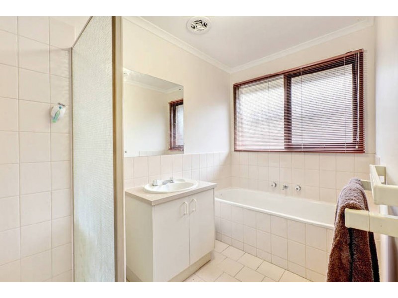 33 Coolabah Crescent, Hoppers Crossing VIC 3029