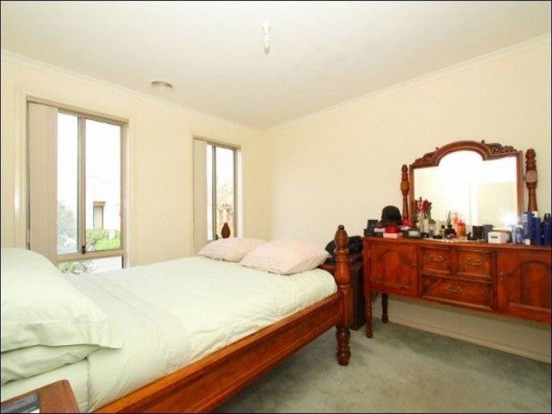 1/18 Westminster Avenue, Hillside VIC 3037