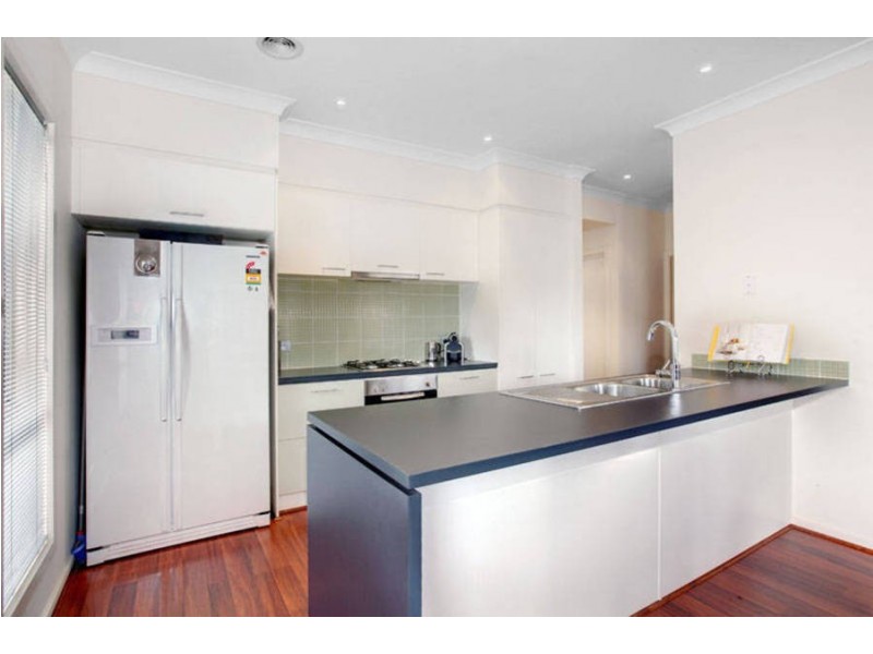 24 Eloura Circuit, Taylors Hill VIC 3037