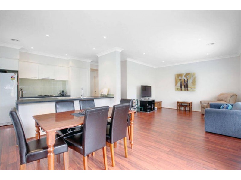 24 Eloura Circuit, Taylors Hill VIC 3037