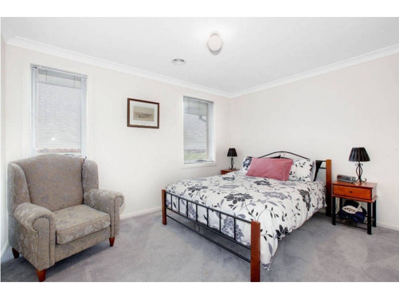 24 Eloura Circuit, Taylors Hill VIC 3037