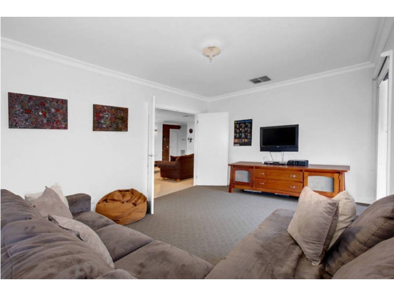 28 Flinders Street, Taylors Hill VIC 3037